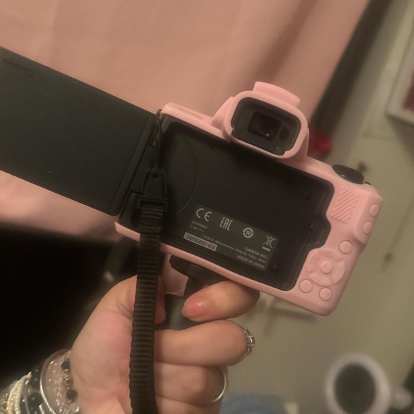 CANON M50 ii - Picture 2 of 3